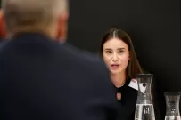 Julia Bischof von der Universität Bern eröffnet den Schlagabtausch