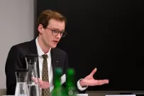 Filippo Börner (Universität St. Gallen) kontert die Argumente...